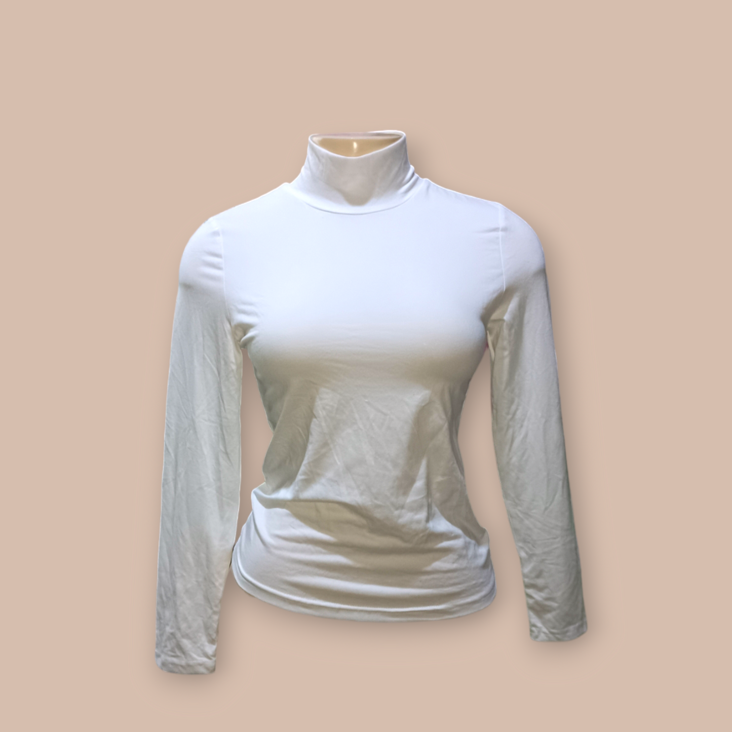 White long sleeves turtle neck